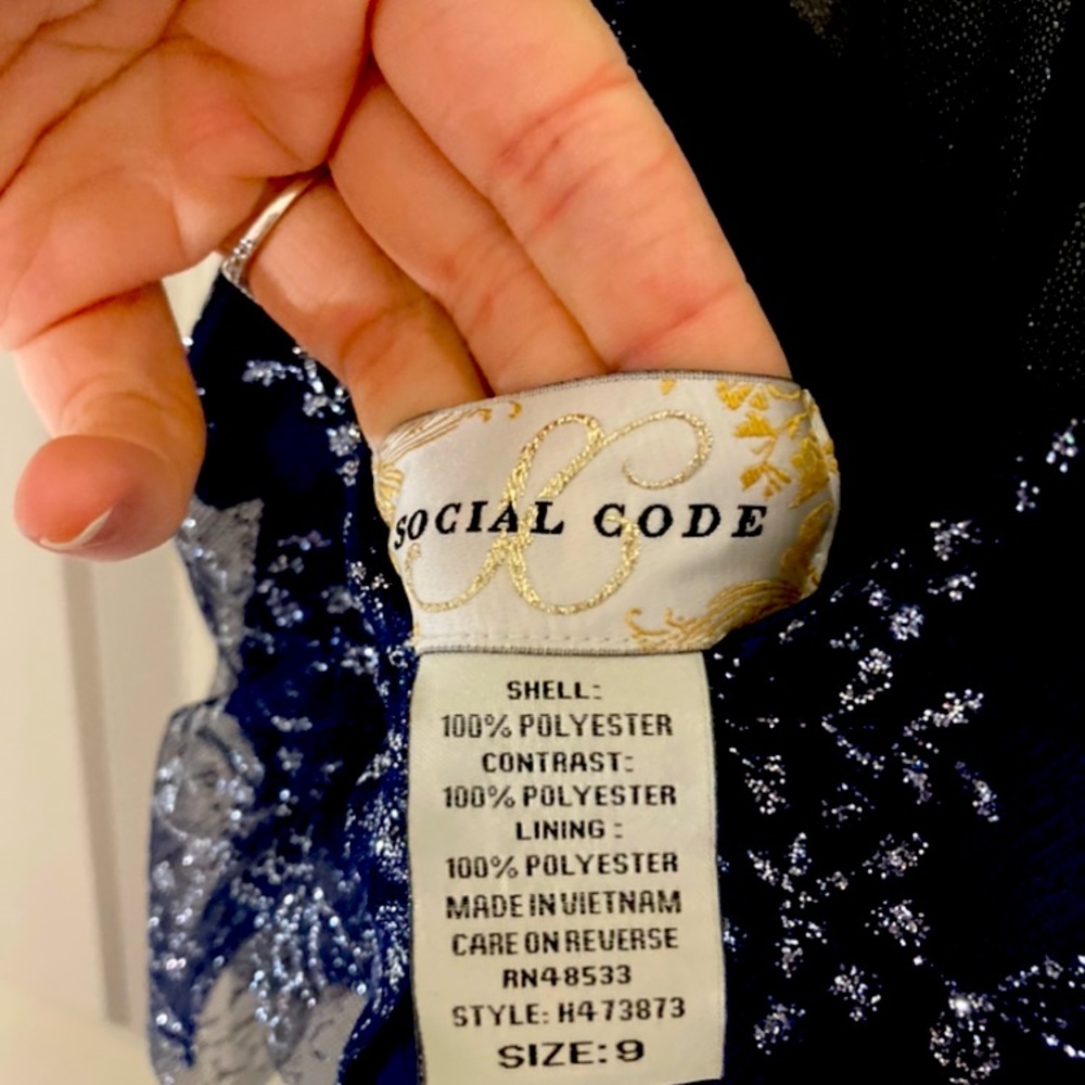 This is a prom dress that was only worn once size9